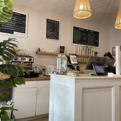 Four Oaks Cafe & Juice Bar