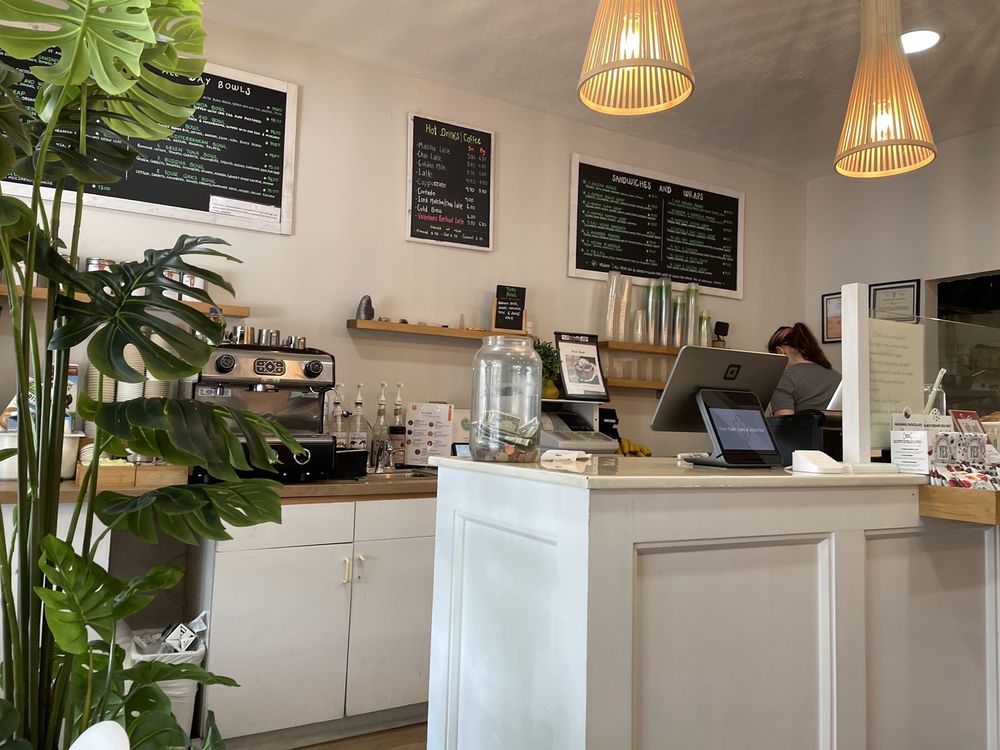 Four Oaks Cafe & Juice Bar
