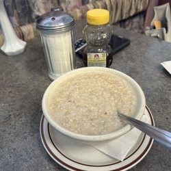 Station Coffee Shop - A huge bowl of oatmeal.