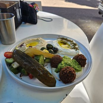 Lil' Shalom - Falafel plate - Mediterranean Near Me - Portland, Oregon Lil' Shalom - Falafel plate - Mediterranean Near Me - Portland, Oregon