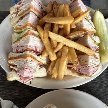 Metro Diner - Club sandwich - American Near Me - Tampa, Florida Metro Diner - Club sandwich - American Near Me - Tampa, Florida