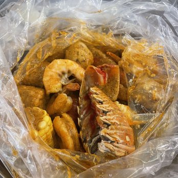 Ben's Crab Valley Stream - Combo F - Lobster Tail, Snow Crab & Shrimp in Ben's Special Cajun Sauce Medium Spicy - Seafood Near Me - Valley Stream, New York