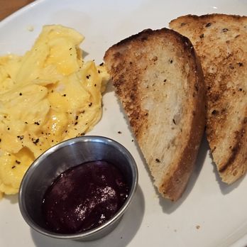 Full Goods Diner - Scrambled eggs with toast - Diners Near Me - San Antonio, Texas