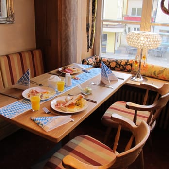 Hotel Sonne - Breakfast table - Hotels Near Me - Füssen, BY Hotel Sonne - Breakfast table - Hotels Near Me - Füssen, BY