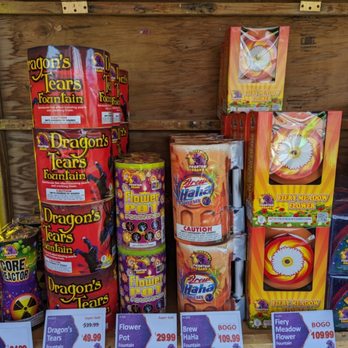 Phantom Fireworks Stand - Fountains, fountains and more fountains! - Fireworks Near Me - Las Vegas, Nevada