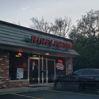 Nini's Pizzeria - Pizza Near Me - Greenfield, Wisconsin
