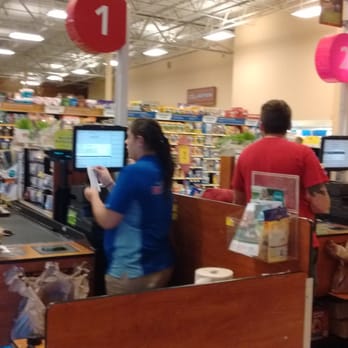 PetSmart - Unwilling to help us with the carpet cleaner rental. Waited 30 minutes total. - Pet Training Near Me - Mechanicsburg, Pennsylvania