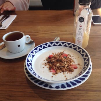Flax & Kale - Coconut yogurt with granola - Spanish Near Me - Barcelona, B