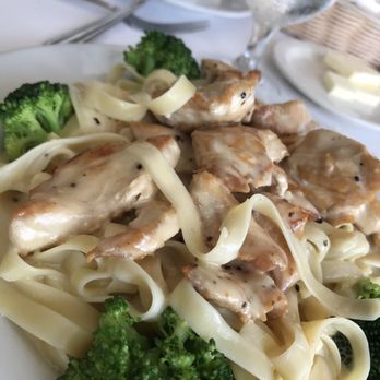 Assaggio Bistro - Delicious Chicken Fettuccini - Italian Near Me - Honolulu, Hawaii Assaggio Bistro - Delicious Chicken Fettuccini - Italian Near Me - Honolulu, Hawaii