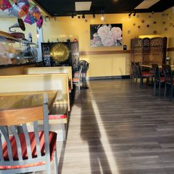 Little Asia Bistro - Spacious and clean dining area