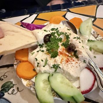 La Mediterranee - Hummos + warm pita - Middle Eastern Near Me - San Francisco, California La Mediterranee - Hummos + warm pita - Middle Eastern Near Me - San Francisco, California