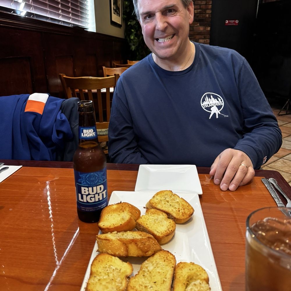 Borrelli's - Garlic bread and a bud light - Italian Near Me - East Meadow, New York Borrelli's - Garlic bread and a bud light - Italian Near Me - East Meadow, New York