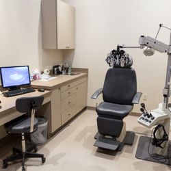 Eye Care Associates of St. Louis - Exam room