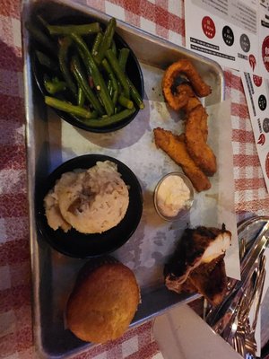 Famous Dave's Bar-B-Que by null