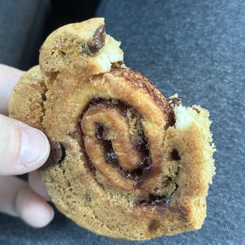 Cinnabon - Cookie, $3.59, super dry, not good - Bakeries Near Me - San Jose, California