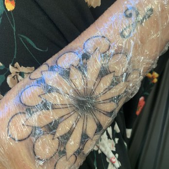 Anchor Rose Tattoo and piercing - Line work before the amazing color by Billy - Tattoo Near Me - Santa Rosa, California