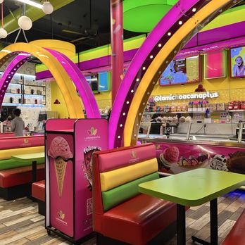 Con Azucar Cafe - Seating - Cafes Near Me - San Jose, California