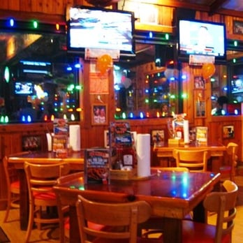 Hooters - American Near Me - Morrisville, North Carolina