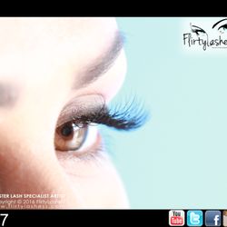 Sabina Salon - Classic Set are a glamorous way to extend the length and thickness of natural eyelashes.