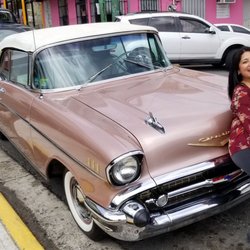 Sol Luna Cafe Galeria - Nos gustan los carros clasicos...Chevrolet Belair 1957 descapotable
