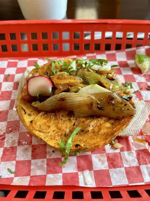 Tacos y Mariscos Los Carnales inc. by null