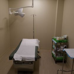 Care Station Medical Group - Clean, neat