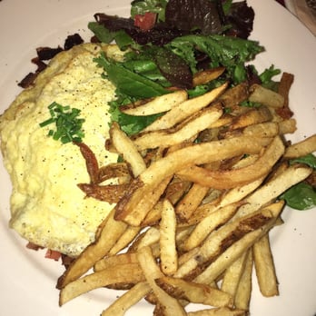 CAFÉ LULUc - Ham tomato and cheese omelette - French Near Me - Brooklyn, New York
