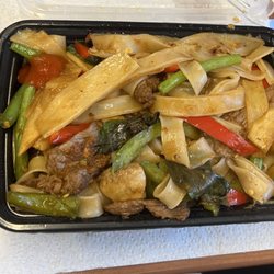 Siam Thai Sushi - Pad kee mow with beef