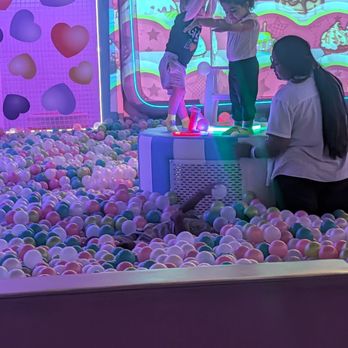 Candyland Adventure - The humongous ball pit with fun air gravity station. - Indoor Playcenter Near Me - Springfield, Pennsylvania