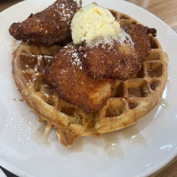 Broken Yolk Cafe - Breakfast & Brunch Near Me - La Verne, California