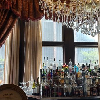 The Library - Bar area - Cocktail Bars Near Me - Detroit, Michigan