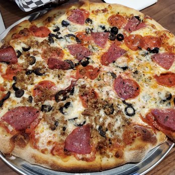 J. Dolan's - Giacomo Pizza, da best! - Pizza Near Me - Honolulu, Hawaii J. Dolan's - Giacomo Pizza, da best! - Pizza Near Me - Honolulu, Hawaii