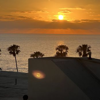 Duke's La Jolla - Awesome sunset - New American Near Me - La Jolla, California Duke's La Jolla - Awesome sunset - New American Near Me - La Jolla, California