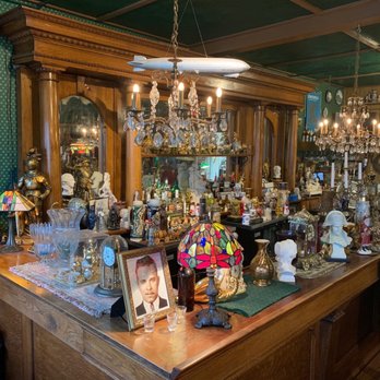 Dreamland Palace German Restaurant - Bar is crowded - German Near Me - Waterloo, Illinois Dreamland Palace German Restaurant - Bar is crowded - German Near Me - Waterloo, Illinois
