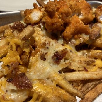 Twin Peaks - Loaded Fries - Crispy Buffalo Chicken - New American Near Me - Daytona Beach, Florida Twin Peaks - Loaded Fries - Crispy Buffalo Chicken - New American Near Me - Daytona Beach, Florida