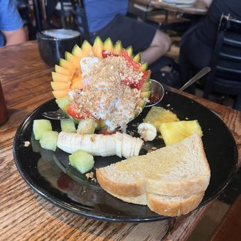 The Buff Restaurant - Fruit and granola bowl - Breakfast & Brunch Near Me - Boulder, Colorado