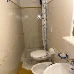 Pensione Maria Luisa - Bathroom super small !!!