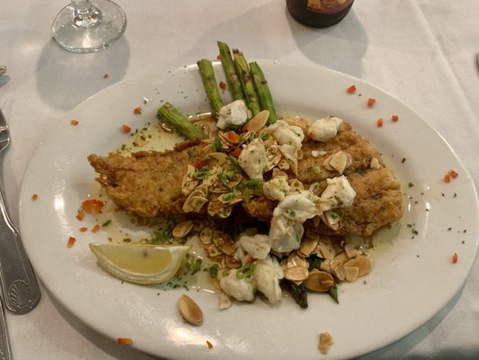 PAT GALLAGHERS 527 52 Photos 98 Reviews 527 N Causeway Blvd