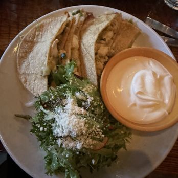 El Barrio - chicken quesadillas on corn tortillas - Mexican Near Me - Birmingham, Alabama El Barrio - chicken quesadillas on corn tortillas - Mexican Near Me - Birmingham, Alabama