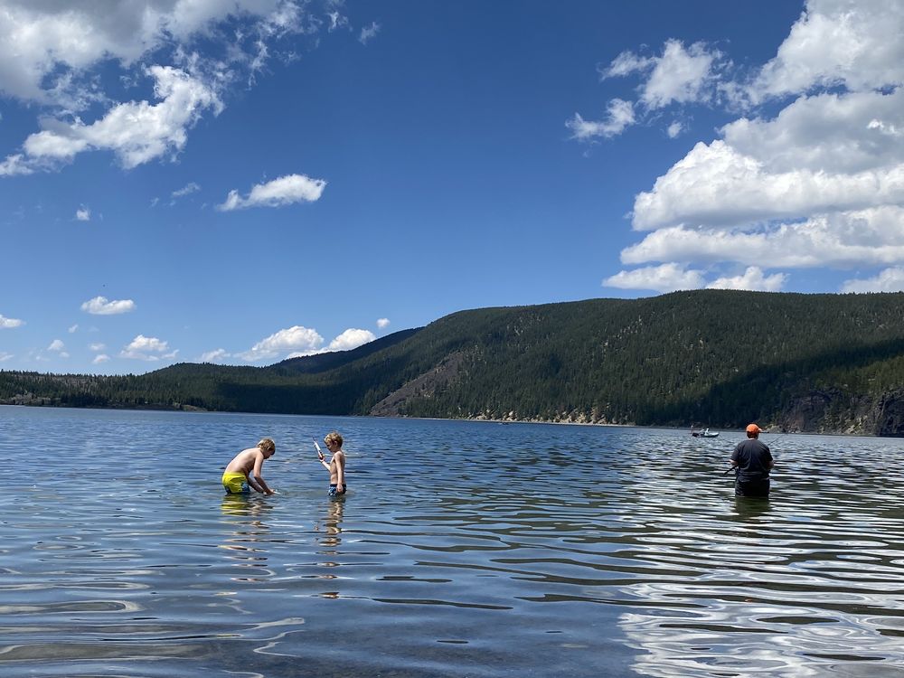 EAST LAKE Updated September 2024 E Lake Rd, La Pine, Oregon Lakes