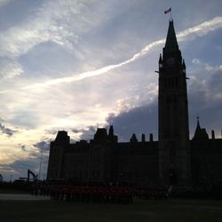 Fortissimo - The performance ends as the sun sets.