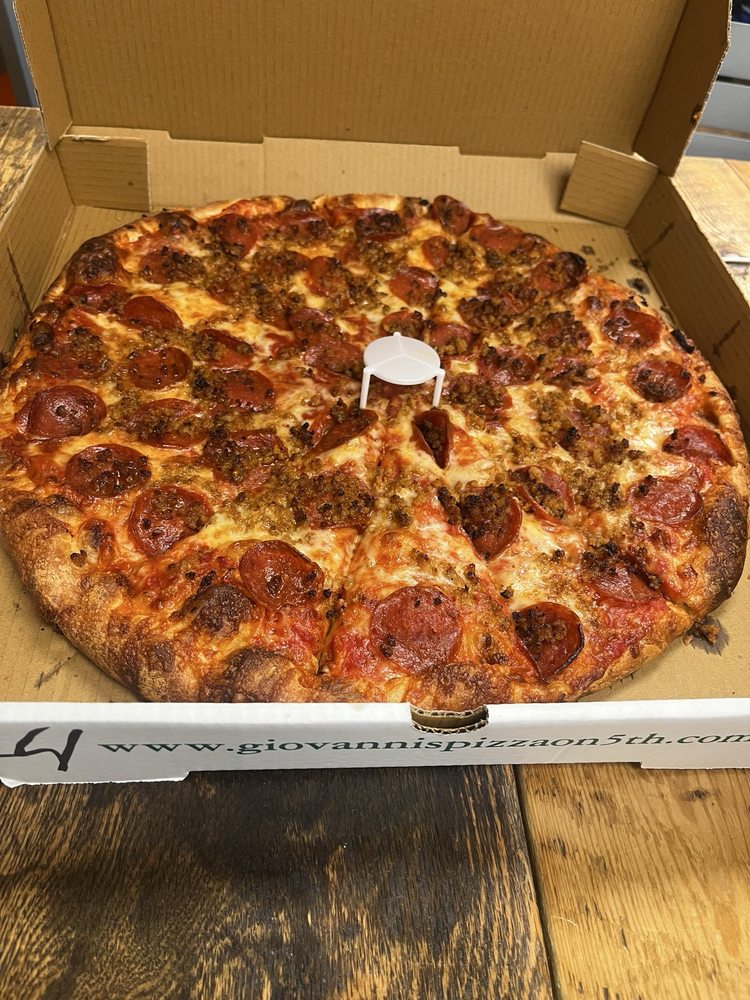 The Original Giovanni’s Pizza on 5th Ave Logo