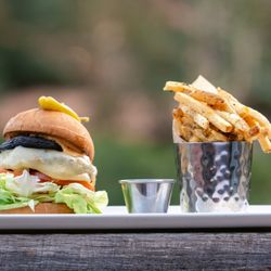 Harvest - Dry Aged Burger
Butter lettuce, vine ripe tomato, house pickles, bacon marmalade, roasted garlic aioli, white cheddar, potato bun
