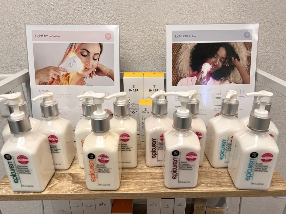 Skin Therapy by Kelly Logo