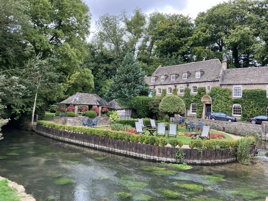 Bourton-on-the-Water by null