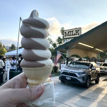Meadowlark Dairy - Very aesthetically pleasing but flavor is just OK - Ice Cream & Frozen Yogurt Near Me - Pleasanton, California