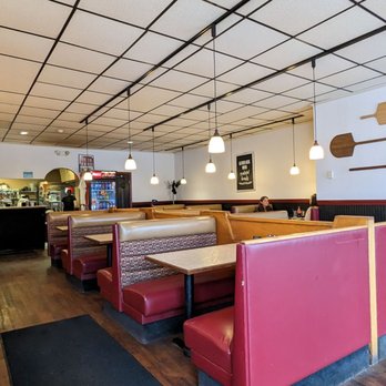 Ollie's Pizza - Pizza Near Me - Litchfield, Connecticut