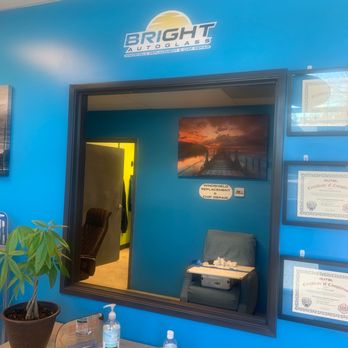 Bright Auto Glass - Waiting area. - Auto Glass Services Near Me - Westminster, Colorado Bright Auto Glass - Waiting area. - Auto Glass Services Near Me - Westminster, Colorado