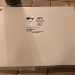The churros come in a nice sturdy box closed up tight - and still warm! The churros come in a nice sturdy box closed up tight - and still warm!
