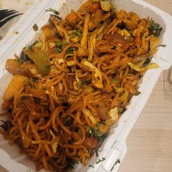Teriyaki Avenue - Chicken yakisoba (medium heat)